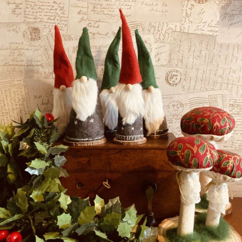 Gnomes Christmas tablescape 19