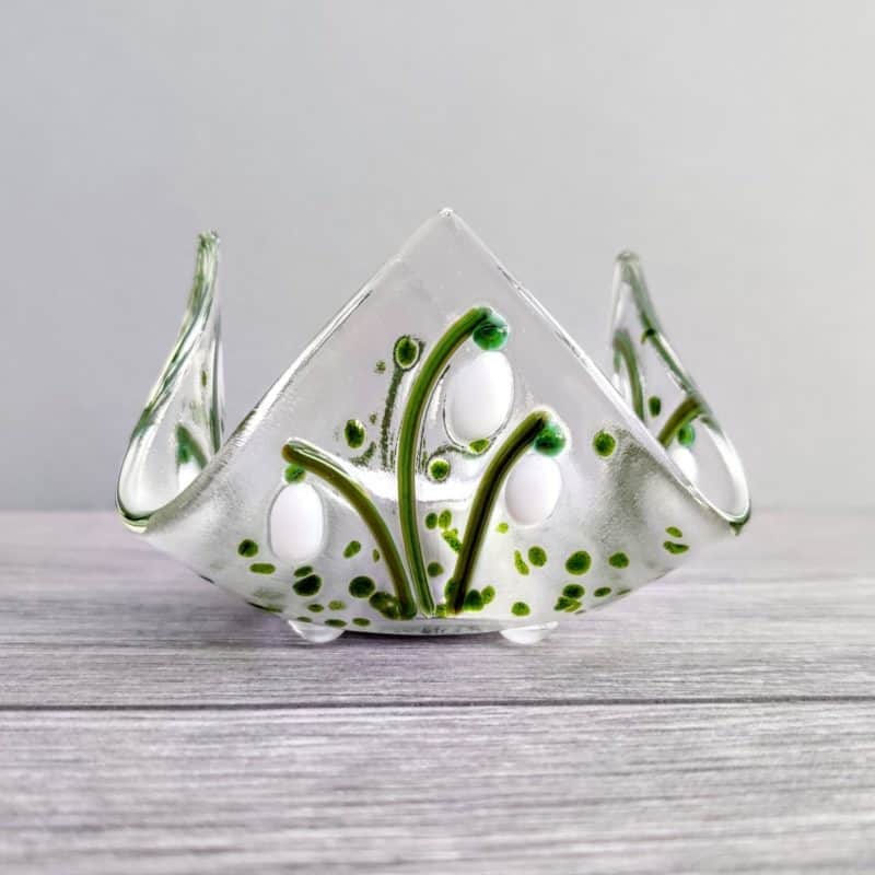 Spinnaker Glass hanky shaped tea light with snowdrop flowers
