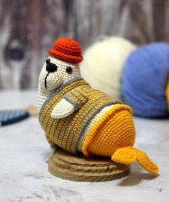 seal yellow crochet