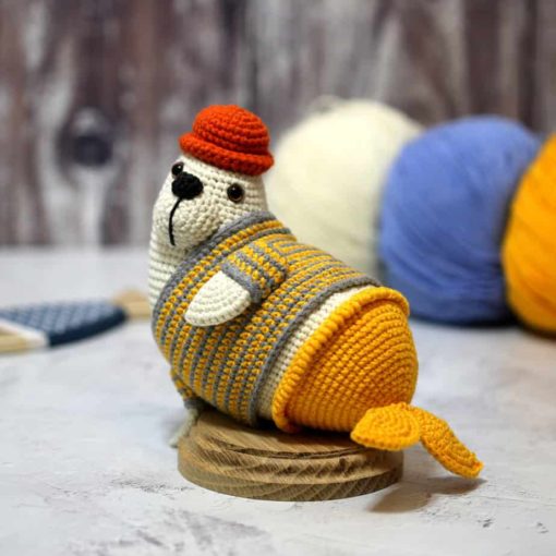 seal yellow crochet