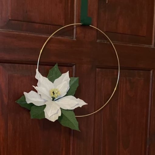 white minimalist wreath
