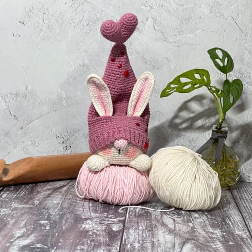 crochet rabbit . Easter. Amigurumi. 1 2